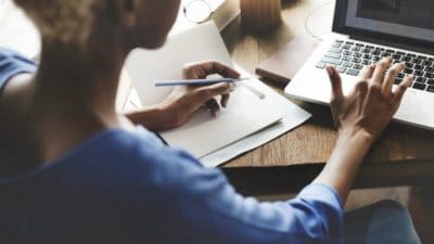woman data analyze